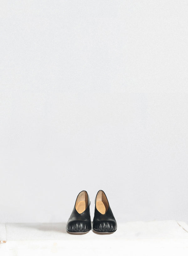 Black Pumps