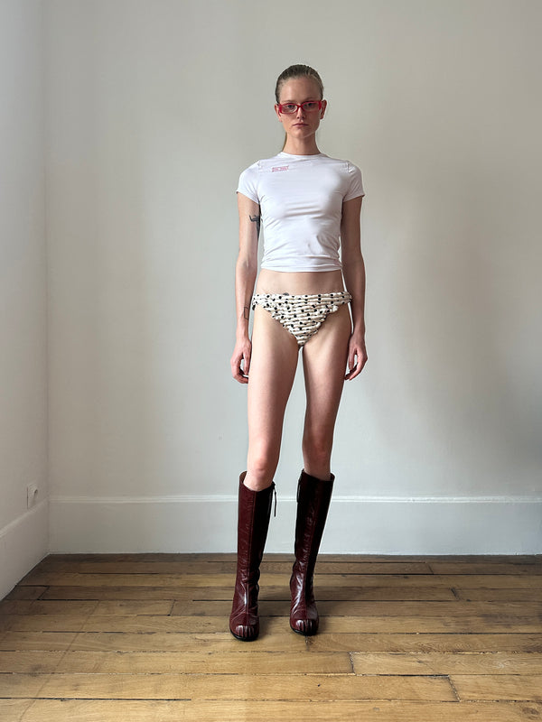 White Baby Tee 'CULT FORM' T-shirt