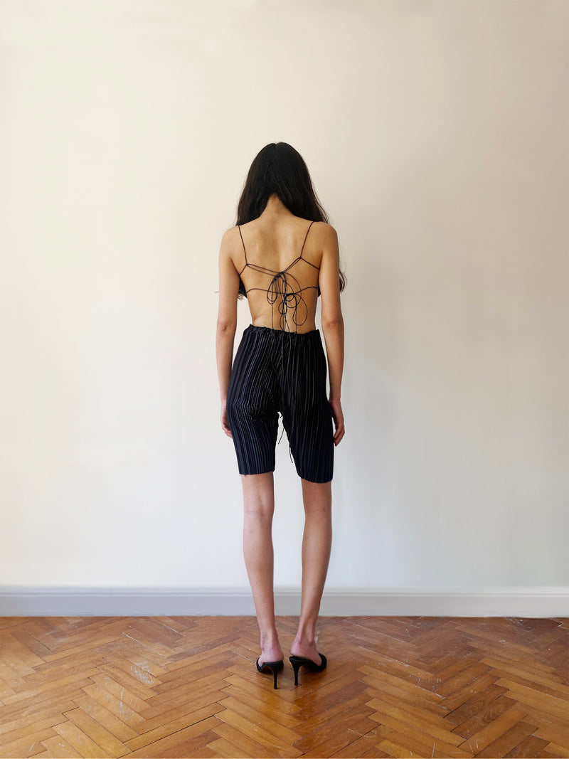 Black Pleat Oyster Bra