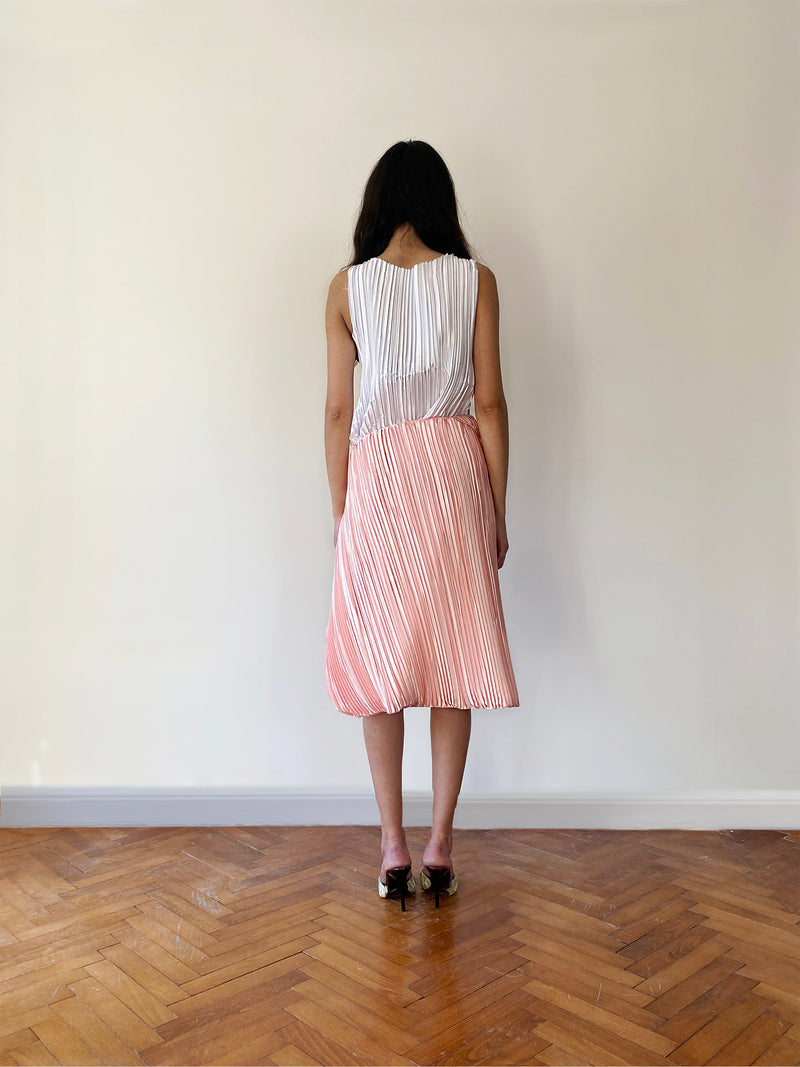 WHITE PLEAT ATHLETE